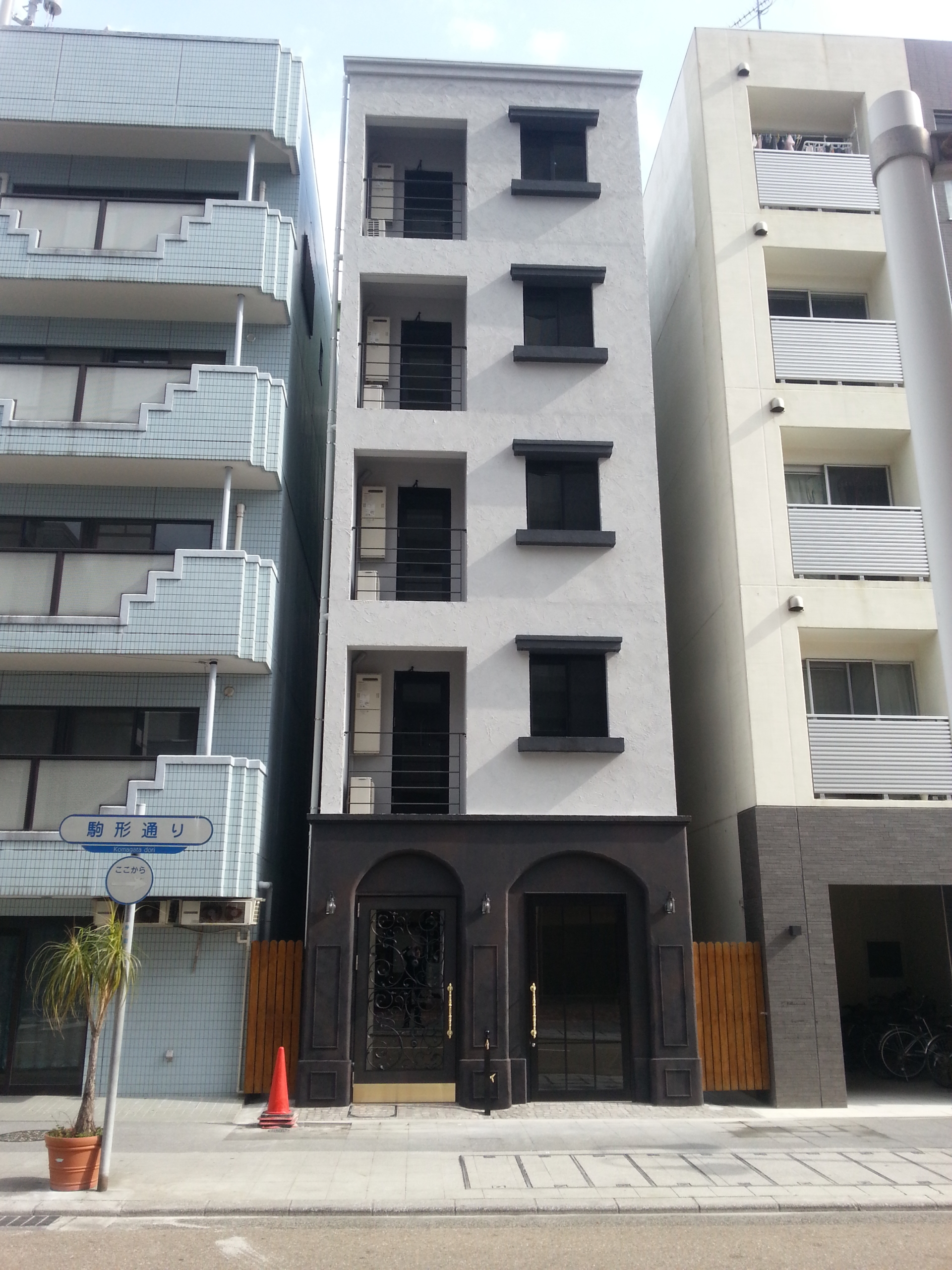 ペットと暮らせるデザイナーズマンション♪ 静岡駅まで徒歩圏内!街灯も多いので、仕事が遅くなった日でも安心してワンちゃんのお散歩もできる環境ですヨ☆