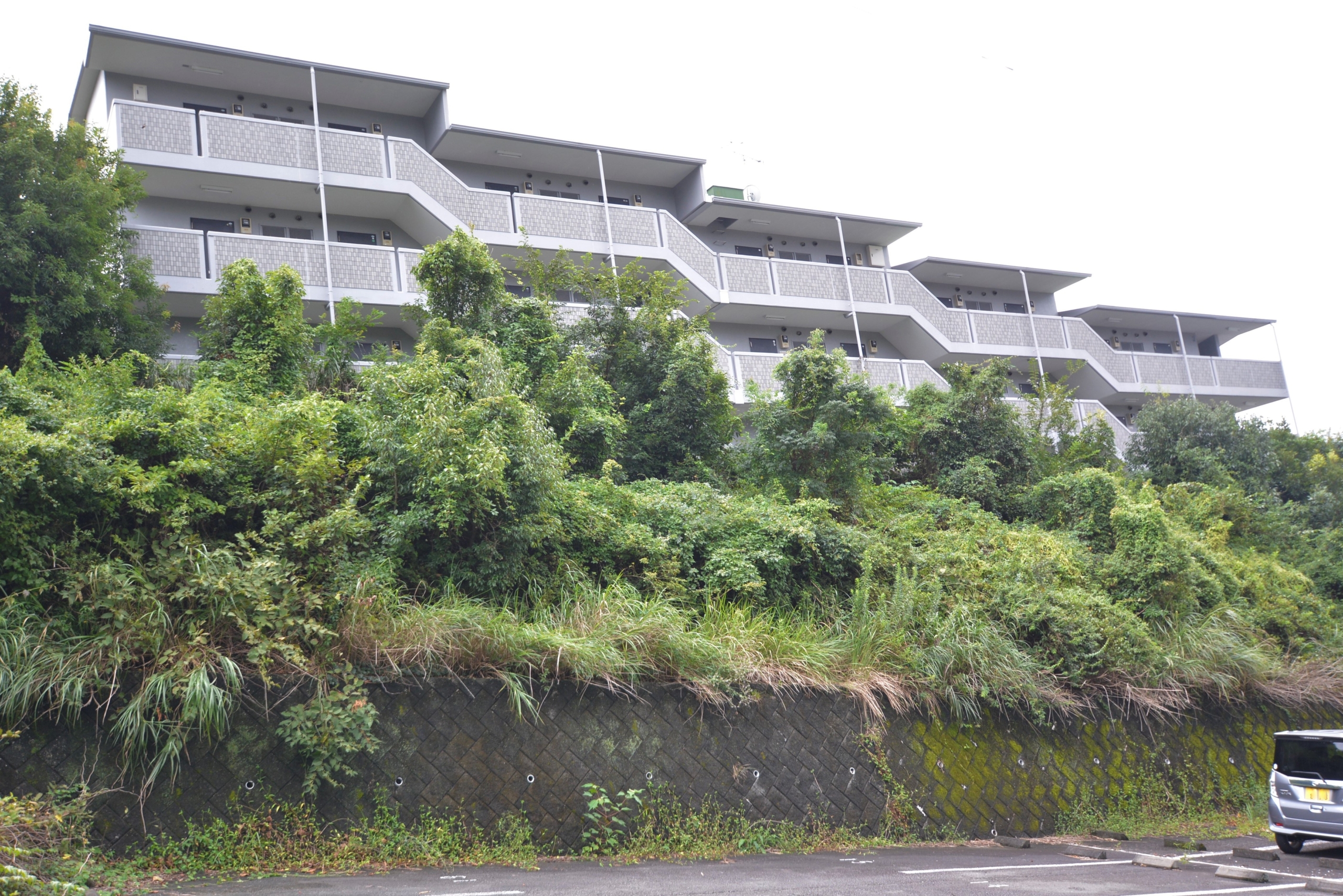 静岡大学まで徒歩圏内、見晴らしのよい物件です。ＲＣ造なので、耐震・遮音性に優れたマンションです♪