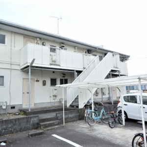 バス停まで徒歩1分圏内★　アピタ静岡店まで徒歩圏内！