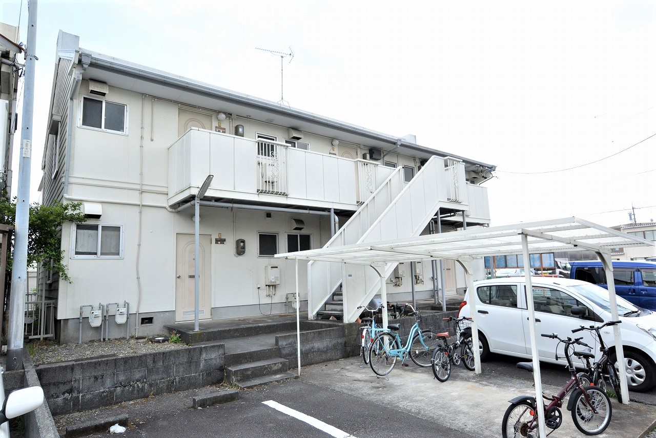 バス停まで徒歩1分圏内★ アピタ静岡店まで徒歩圏内!