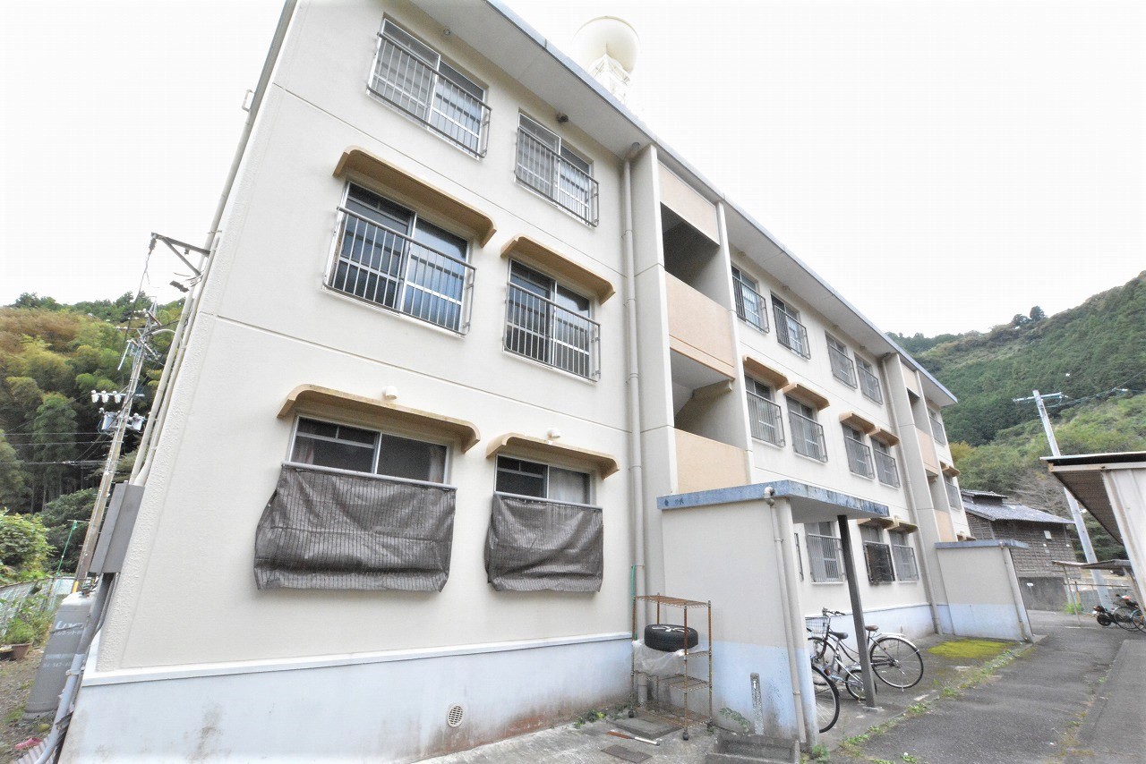 希少なペット可物件★ 生活の利便性は少し悪いですが、賃料と初期費用が格安な為、経済的に優しい物件となっております(^_^) ご不明点やご見学希望がございましたら、お気軽にお問い合わせ下さい!