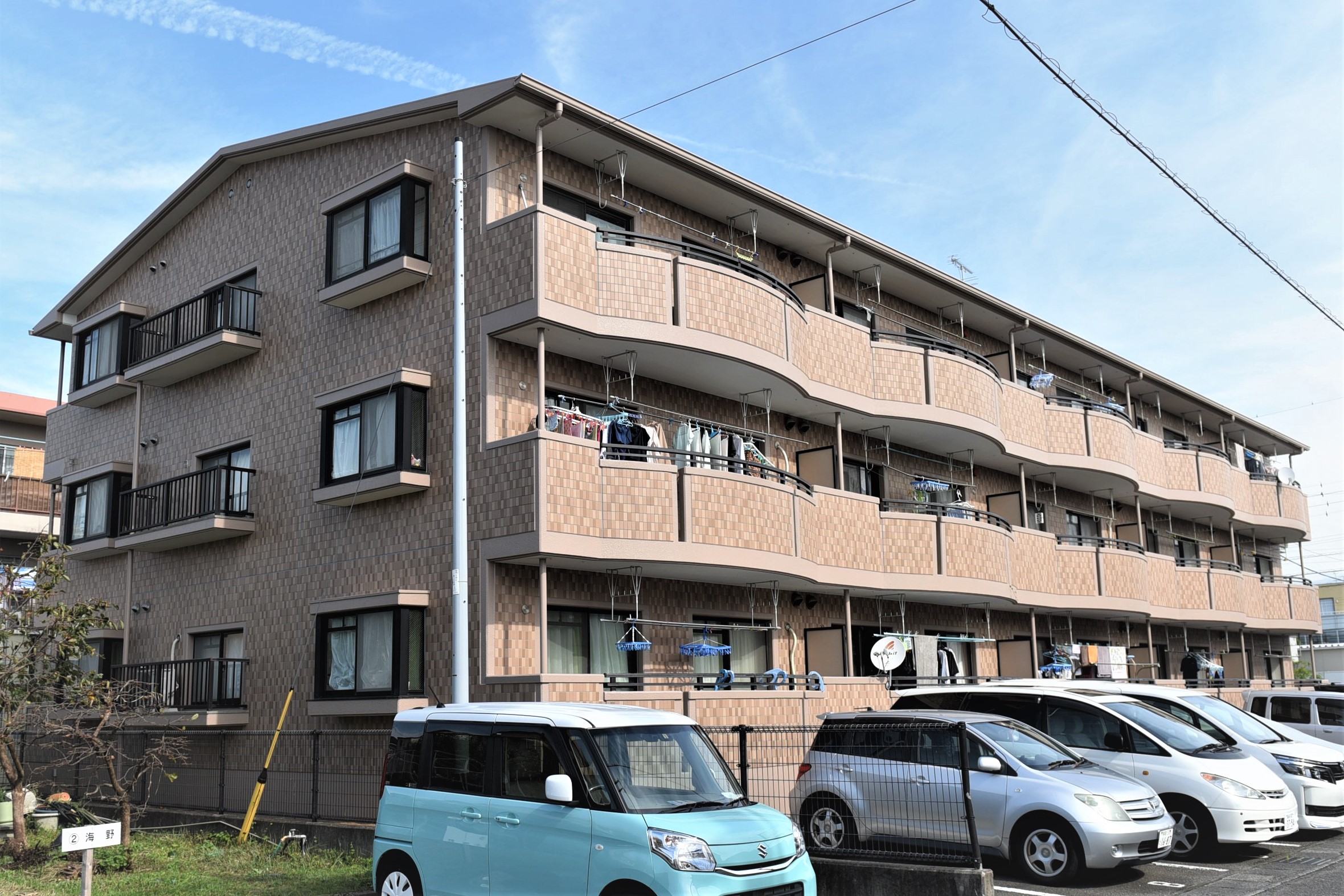 ペット飼育同条件で可能♪陽当り良好、駐車場1台賃料込み、ファミリーにおすすめ、広々3LDKタイプのおすすめ物件です♪