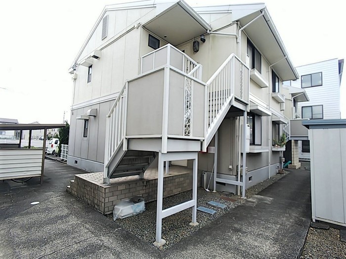 駐車場1台付き、角部屋、専用庭あります♪2DK、明るい室内、おすすめ物件です♪