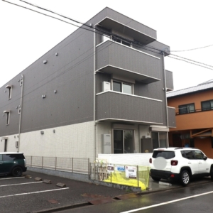 新築駅近く物件、広々1LDK、洗面化粧台、広いです♪ぜひご見学ください♪